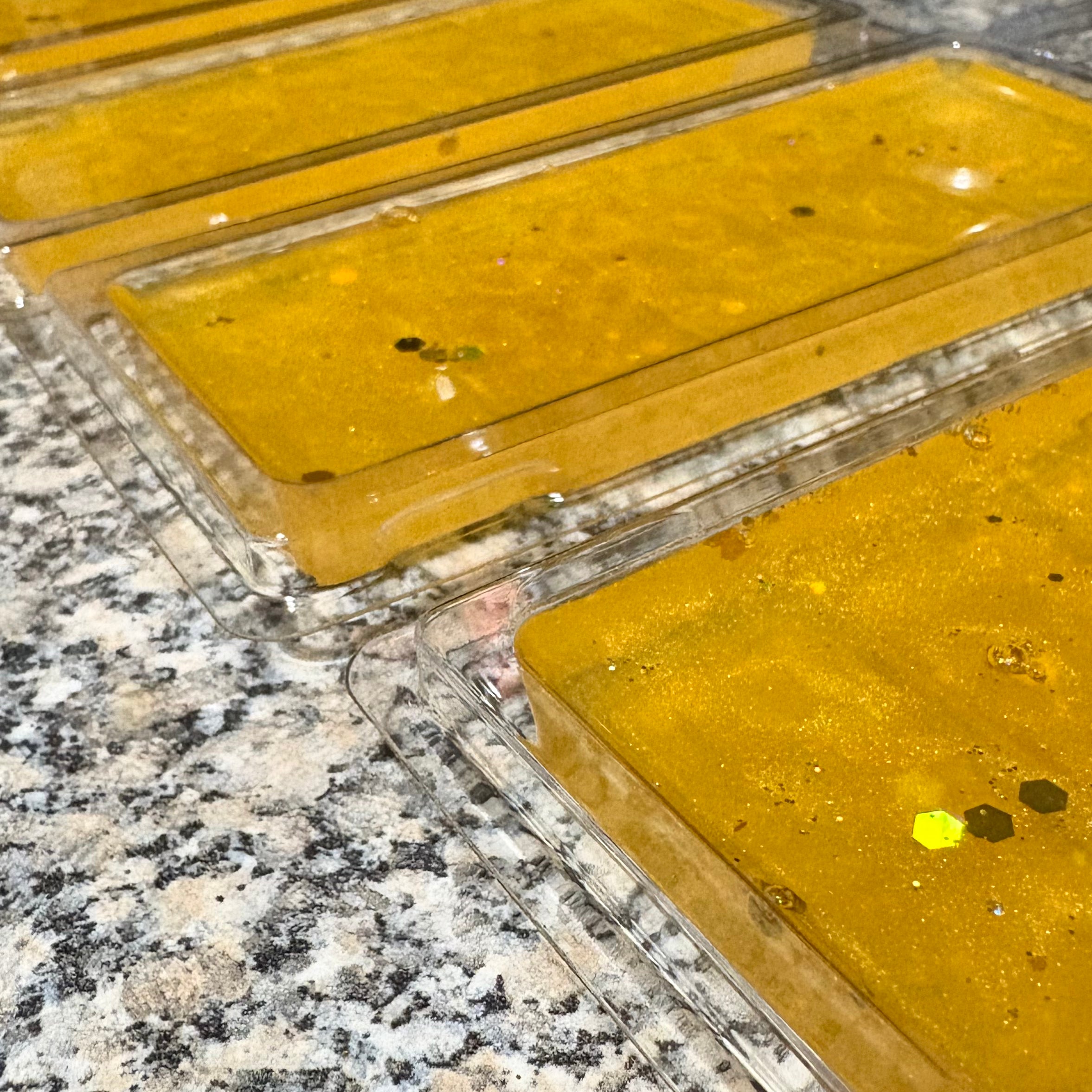 Pineapple Mango Glitter Snap Bar